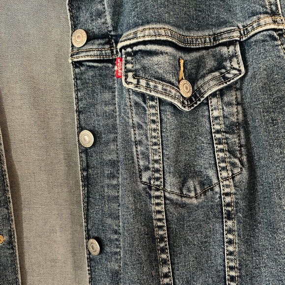 Levi Jean Jacket - Picture 3 of 11
